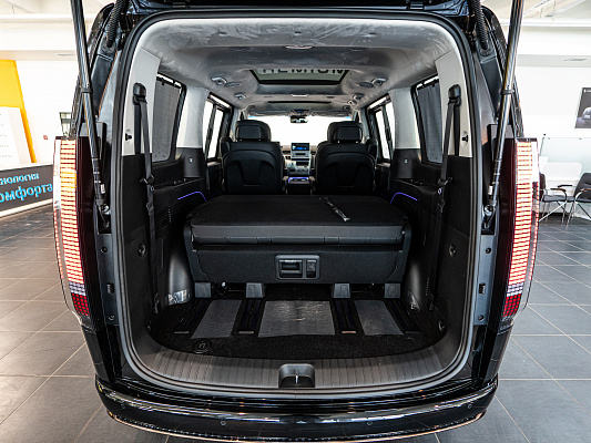 Hyundai Staria Premium 2.2d AT Black